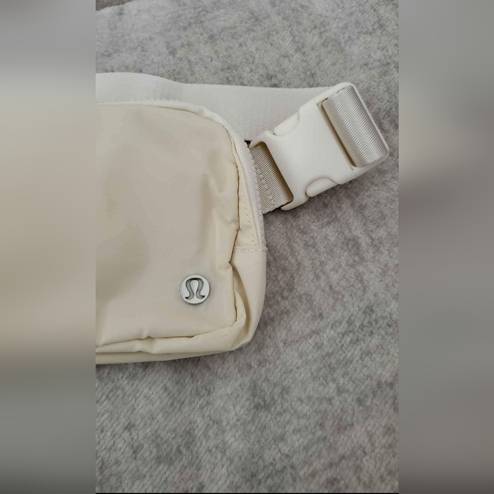 Lululemon Athletica Everywhere Belt cream - Picture 3 of 4